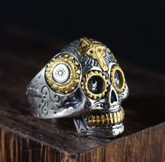 Gold skull ring Gthic.com